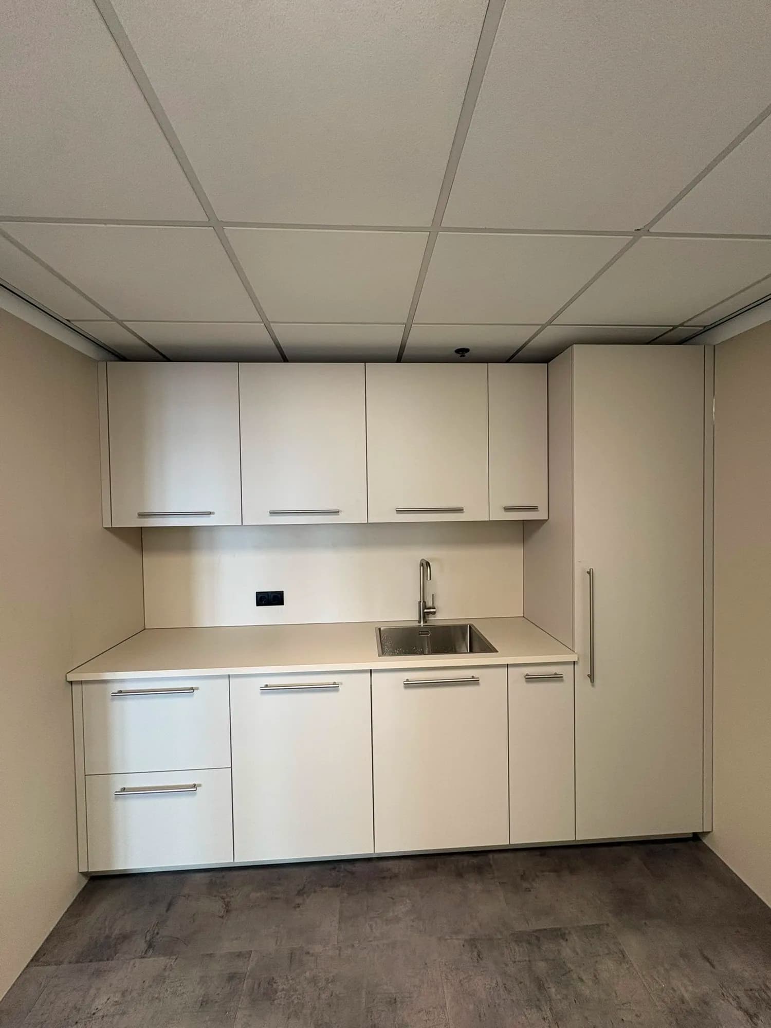 Maatwerk pantry voor kantoor